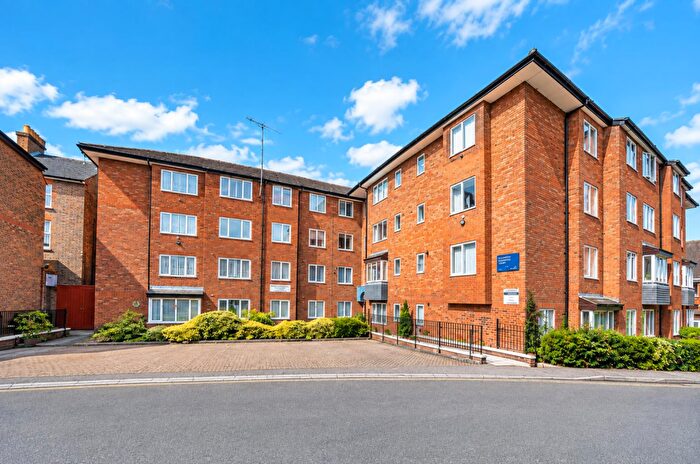 2 Bedroom Flat For Sale In Albion Street, Dunstable, LU6