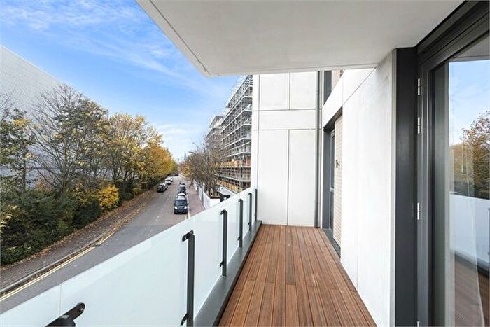 1 Bedroom Flat To Rent In Hornbeam House, Quebec Way, London, SE16