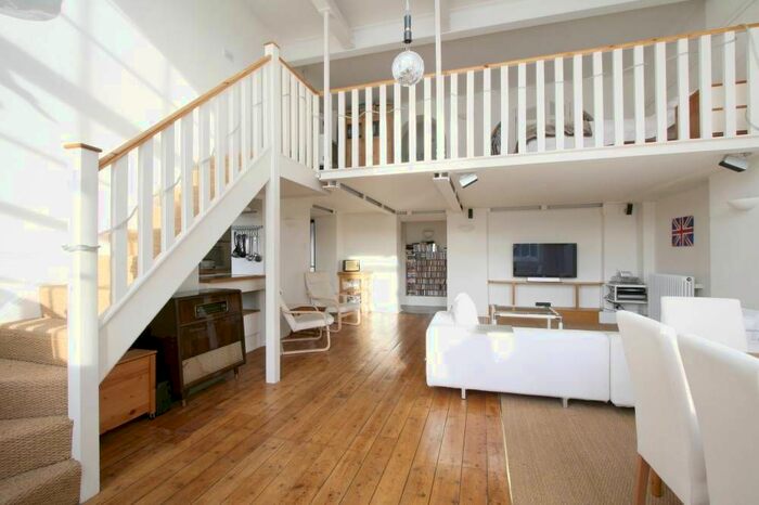 1 Bedroom Flat To Rent In Lyham Road, London, SW2