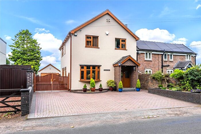 4 Bedroom Detached House For Sale In Hilton Lane, Shareshill, Wolverhampton, Staffordshire, WV10