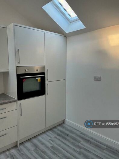 2 Bedroom Flat To Rent In Studley, B80