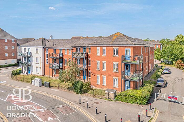 2 Bedroom Apartment For Sale In Hevingham Drive, Chadwell Heath, RM6