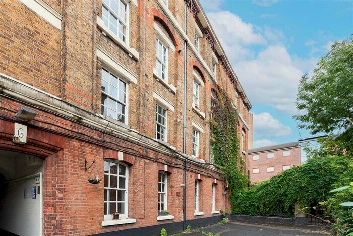 1 Bedroom Flat To Rent In Gibson Gardens, London, N16