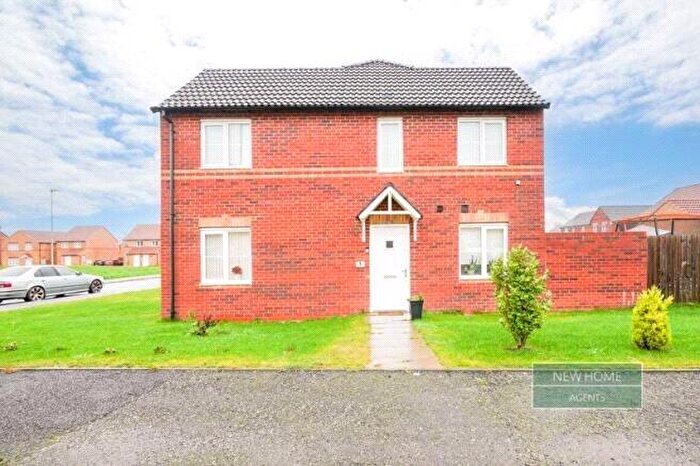 3 Bedroom Semi Detached House For Sale In Kitchen Road, Bradford, West Yorkshire, BD4