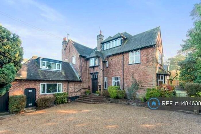 2 Bedroom Flat To Rent In Tekels Avenue, Camberley, GU15