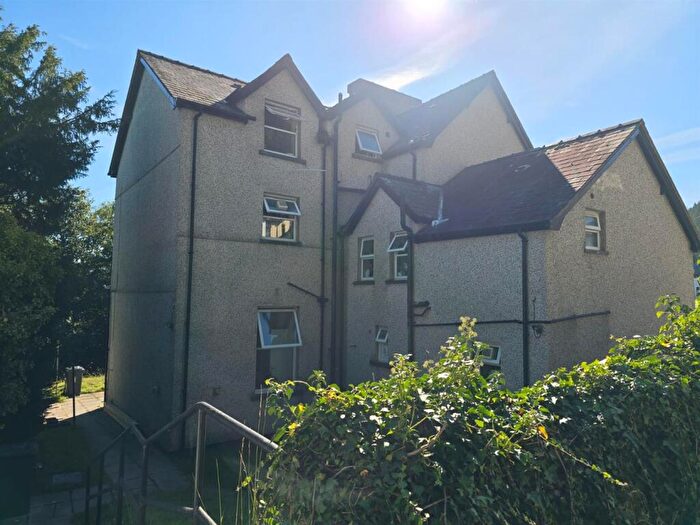 3 Bedroom Apartment To Rent In Trefriw, LL27