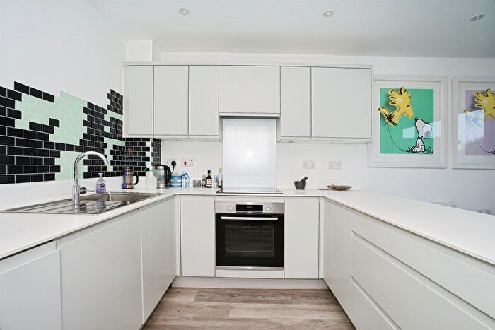 3 Bedroom Property For Sale In Lagoon Way, Shoreham-By-Sea, BN43