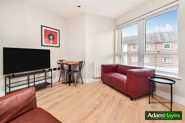 1 Bedroom Flat To Rent In Gruneisen Road, Finchley Central, N3