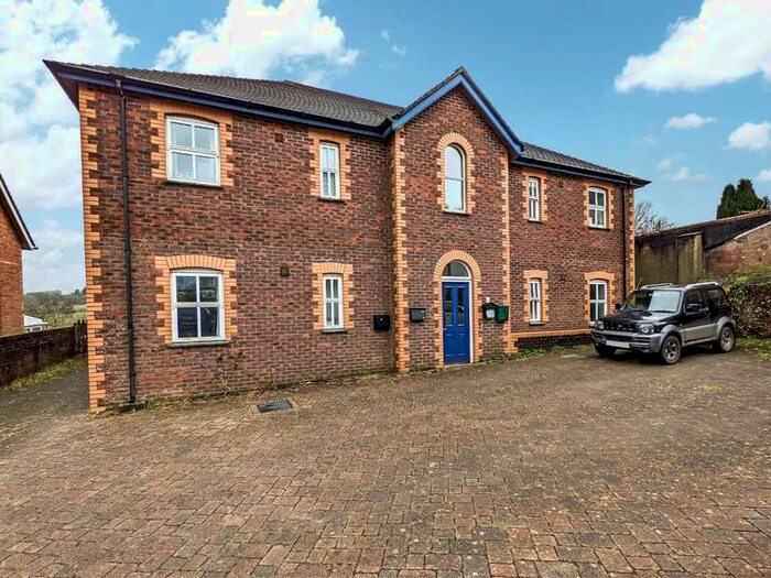 2 Bedroom Flat To Rent In Menors Place, Holsworthy, Devon, EX22