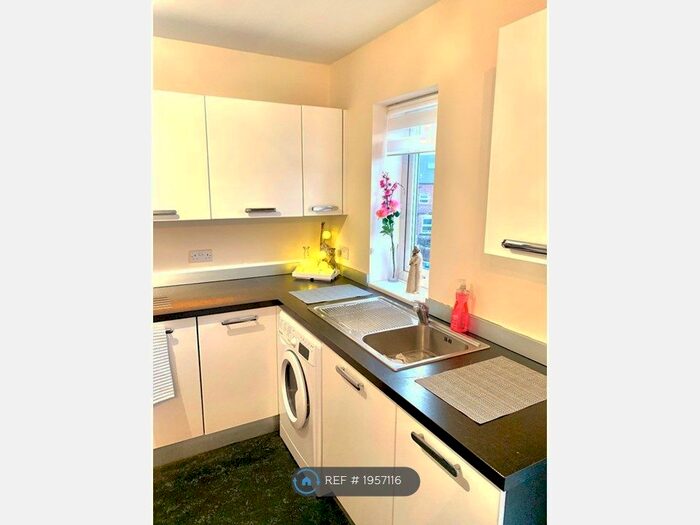 1 Bedroom Flat To Rent In Edmund Court, Sheffield, S2