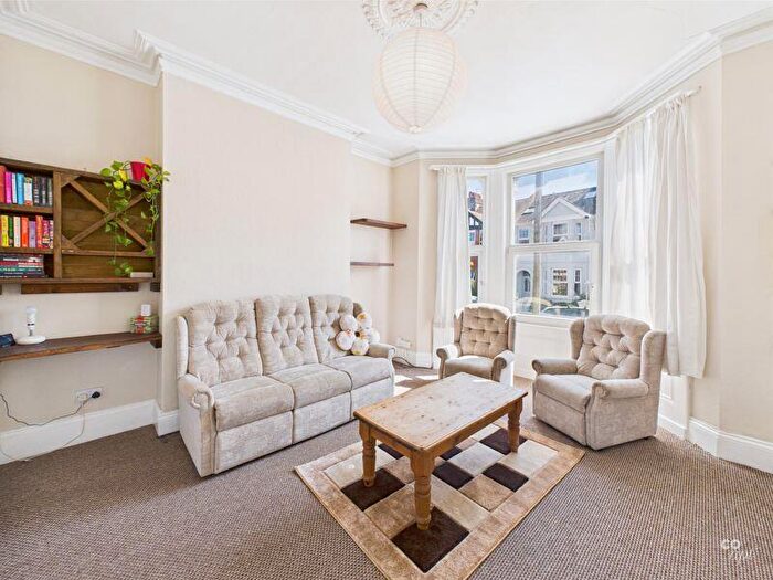 1 Bedroom Flat To Rent In De Montfort Road, Brighton, BN2