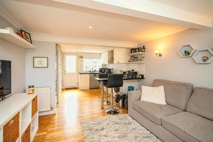 2 Bedroom Cottage For Sale In The Common, Stokenchurch, High Wycombe, HP14