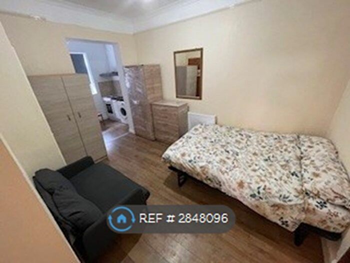 Studio To Rent In Mount Pleasant Road, London, N17