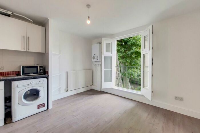 1 Bedroom Flat To Rent In St. Pauls Courtyard, London, Greater London, SE8
