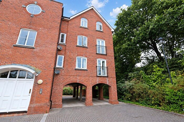 2 Bedroom Flat For Sale In Portside Close, Marchwood, SO40