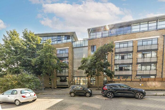 2 Bedroom Flat To Rent In Goat Wharf, Brentford, TW8