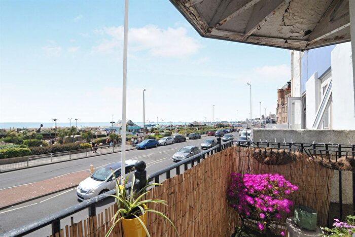 2 Bedroom Flat For Sale In George Street, Hastings, TN34