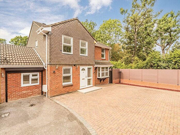 4 Bedroom Property To Rent In Auriol Close, Worcester Park, KT4