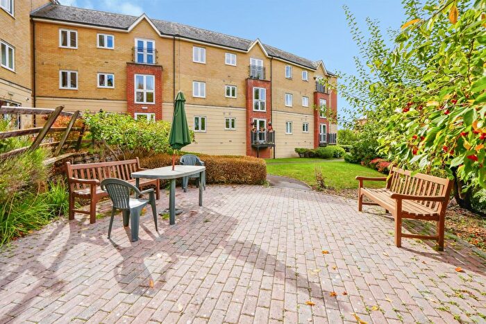 1 Bedroom Flat For Sale In Limborough Road, Wantage, OX12