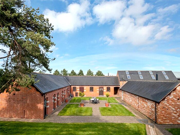 6 Bedroom Barn Conversion For Sale In Barton Road, Carlton, Nuneaton, CV13