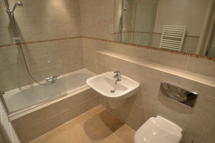 2 Bedroom Apartment To Rent In Roselands, Harboro Road, Sale, M33