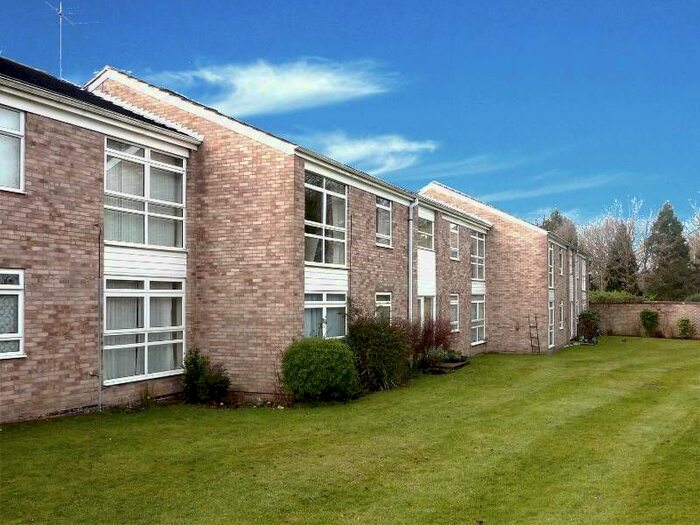 2 Bedroom Flat To Rent In Moss Lane, Pinner, HA5