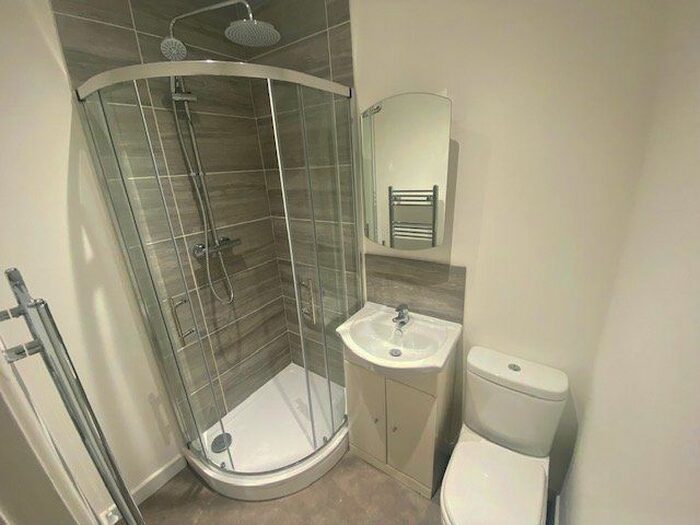 3 Bedroom Detached House To Rent In Church Road, Portsmouth, Hampshire, PO1