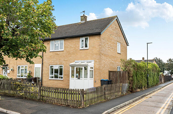 3 Bedroom End Of Terrace House For Sale In Carisbrooke Road, Mitcham, CR4