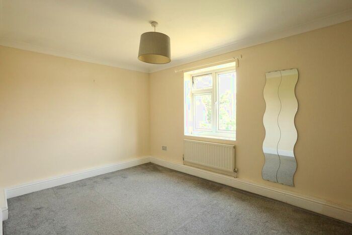 2 Bedroom Flat To Rent In Junction Road, Romford, RM1