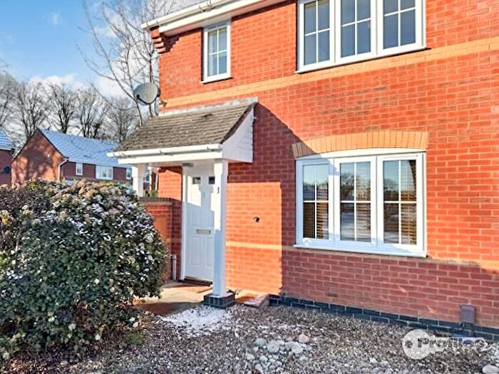 3 Bedroom Town House To Rent In Colts Close, Burbage, LE10