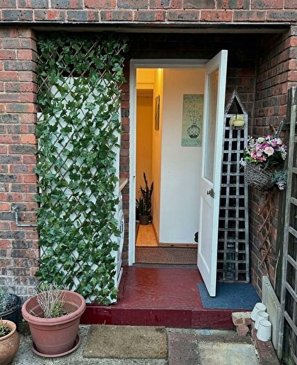 1 Bedroom Terraced House To Rent In Sheldrick Close, London, SW19
