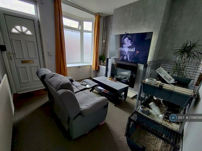 3 Bedroom Terraced House To Rent In Cross Street, Goldthrope, S63