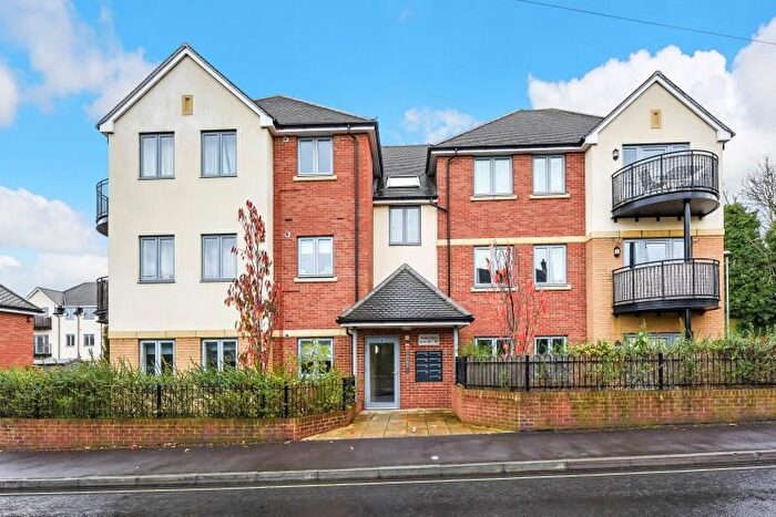 2 Bedroom Flat For Sale In Mylen Road, Andover, SP10
