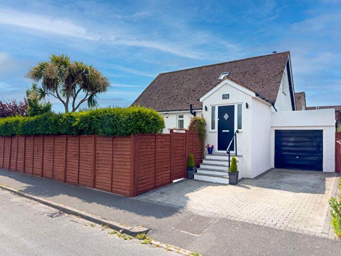 3 Bedroom Detached House For Sale In Felpham Village, West Sussex, PO22