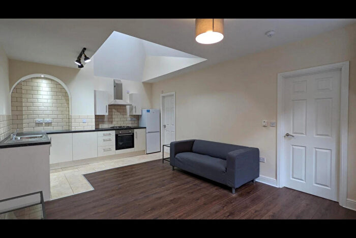 1 Bedroom Apartment To Rent In Middleton Hall Road, Birmingham, B30