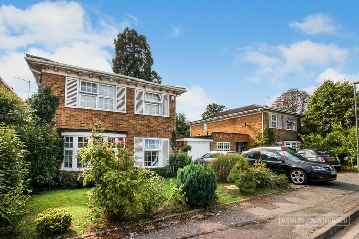 4 Bedroom Detached House To Rent In Molesey Park Close, East Molesey, KT8