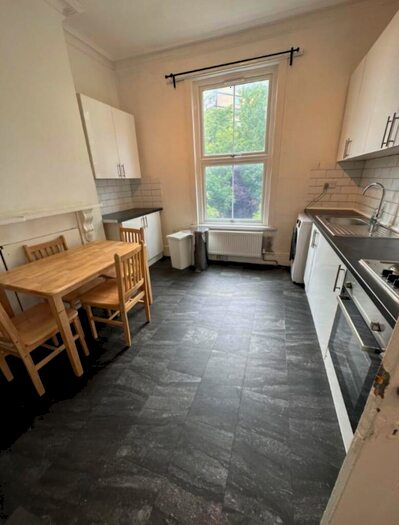 4 Bedroom Flat To Rent In Hungerford Road, Camden, N7