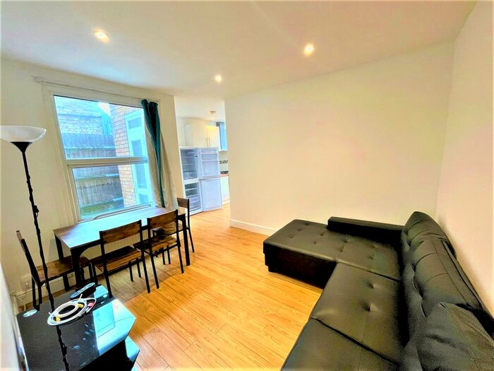 3 Bedroom Maisonette To Rent In Bickley Street, Tooting Broadway, London, SW17