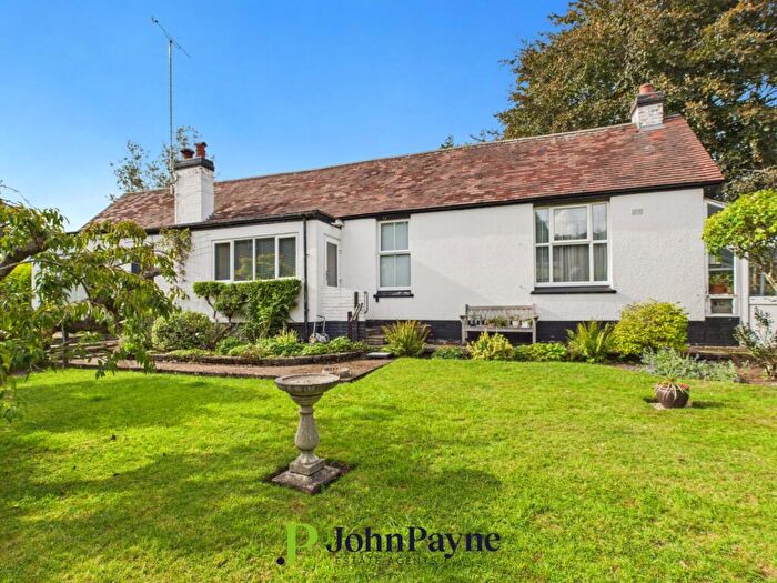 3 Bedroom Detached House For Sale In Bates Road, Beachwood Gardens, Coventry, CV5