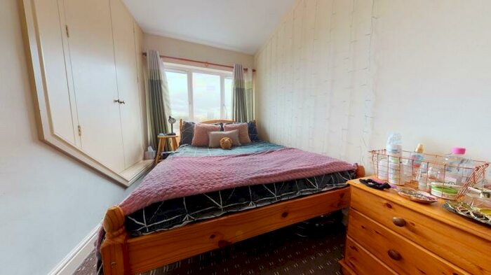 2 Bedroom Semi-Detached House To Rent In Knowle Mount, Burley, Leeds, LS4