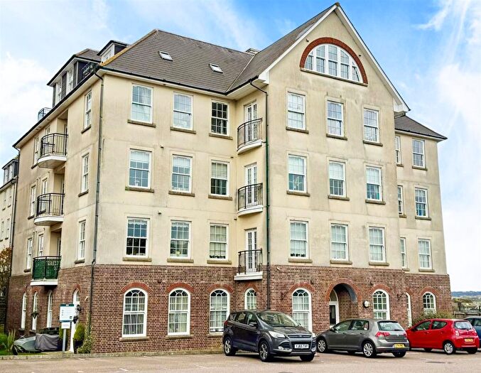 2 Bedroom Flat To Rent In Paradise Walk, Bexhill-On-Sea, TN40