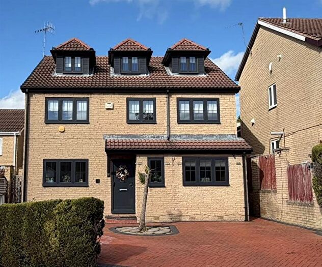 6 Bedroom Detached House For Sale In Owlcotes View, Bolsover, Chesterfield, S44