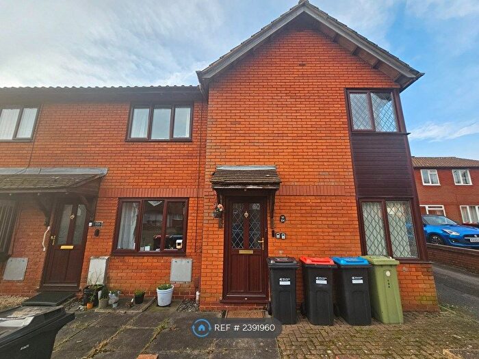 3 Bedroom End Of Terrace House To Rent In Kensington Drive, Great Holm, Milton Keynes, MK8