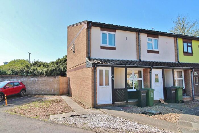 2 Bedroom End Of Terrace House For Sale In Froddington Road, Southsea, PO5