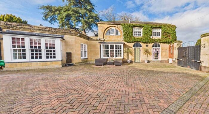 2 Bedroom Detached House For Sale In Englefield Road, Theale - Walk To The Shops & Train Station To London, RG7