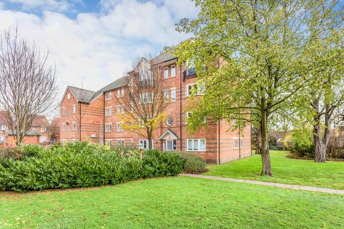 2 Bedroom Flat To Rent In London Road, Romford, RM7