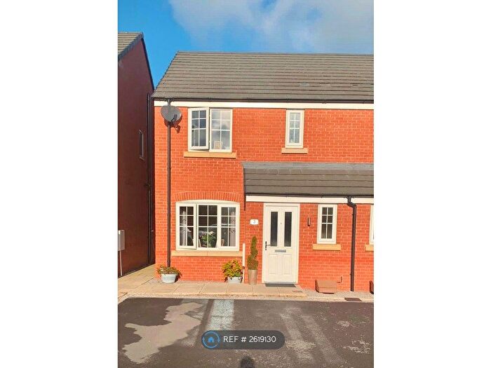 3 Bedroom Semi-Detached House To Rent In Hopsedge Close, Shavington, Crewe, CW2