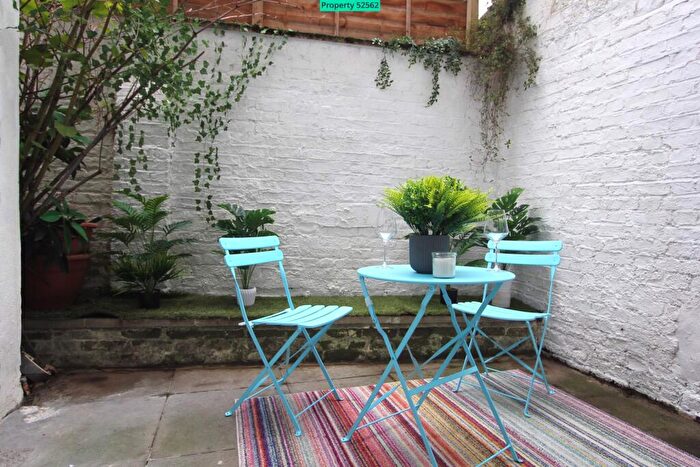 2 Bedroom Flat For Sale In Gerrard Road, London, N1