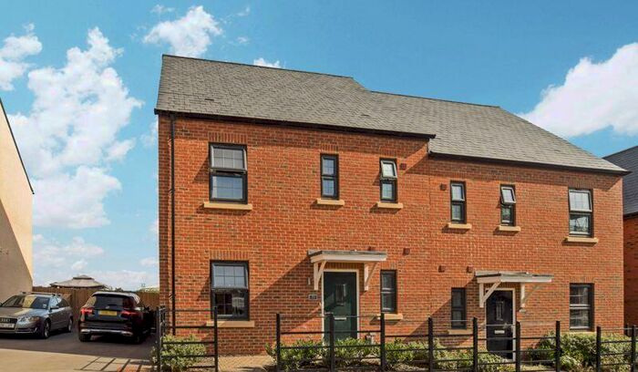 3 Bedroom Semi-Detached House To Rent In Dart Avenue, Exeter, EX2