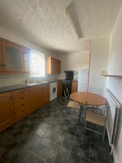 2 Bedroom End Of Terrace House To Rent In Springhead Road, Shotts, ML7